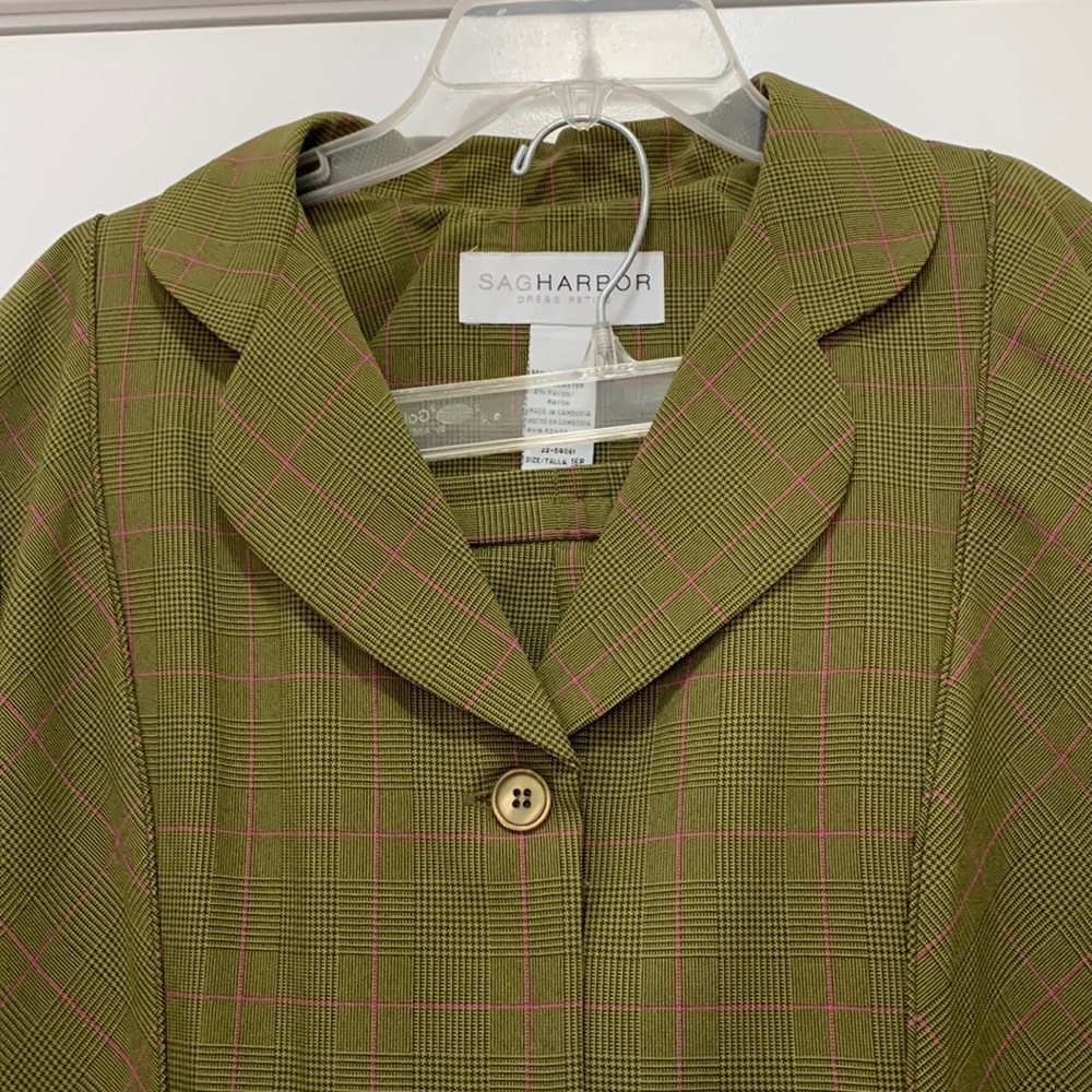 Green 2 piece suit size 16 petite